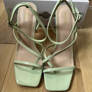 Mint green and jelly pink heel